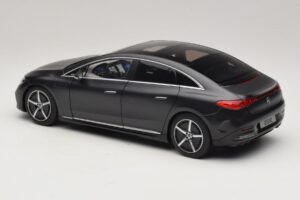 Mercedes EQE V295 Graphite Grey Magno NZG 1:18 B66961108 Metal — zdjęcie 4 z 8
