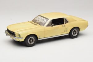 Ford Mustang Coupe Żółty The Walking Dead Greenlight 1:18 12958 Metal