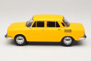 Skoda 100 L Żółty MCG 1:18 MCG18781 Metal — zdjęcie 3 z 6