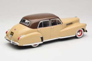 Cadillac Fleetwood Series 60 Special Beżowy MCG 1:18 MCG18656 Metal — zdjęcie 2 z 6