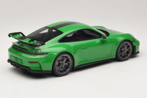 Porsche 911 992.2 GT3 Weissach Package Python Green GT Spirit 1:18 GT576 Żywica — zdjęcie 2 z 6
