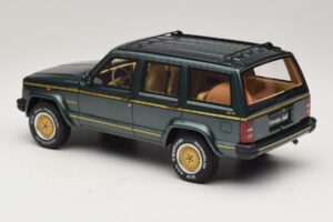Jeep Cherokee XJ Limited Hunter Green Otto 1:18 OT1204 Żywica — zdjęcie 5 z 6