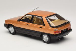 Renault 11 GTL Złoty MCG 1:18 MCG18590 Metal — zdjęcie 5 z 6