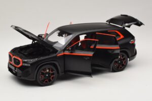 BMW XM G09 Matt Black Minichamps 1:18 110023301 Metal — zdjęcie 2 z 8