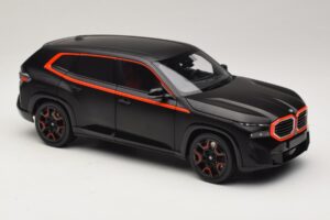 BMW XM G09 Matt Black Minichamps 1:18 110023301 Metal — zdjęcie 6 z 8