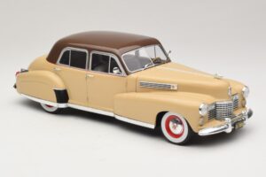 Cadillac Fleetwood Series 60 Special Beżowy MCG 1:18 MCG18656 Metal — zdjęcie 4 z 6