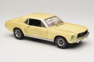 Ford Mustang Coupe Żółty The Walking Dead Greenlight 1:18 12958 Metal — zdjęcie 6 z 8