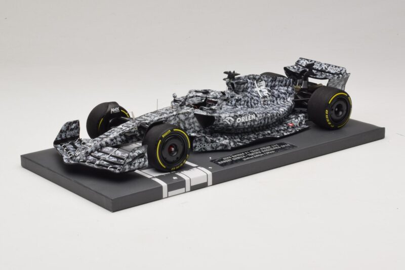Alfa Romeo Orlen C42 R. Kubica Testing Barcelona 2022 Minichamps 1:18 117229988 Żywica