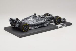 Alfa Romeo Orlen C42 R. Kubica Testing Barcelona 2022 Minichamps 1:18 117229988 Żywica — zdjęcie 2 z 7