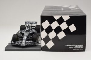 Alfa Romeo Orlen C42 R. Kubica Testing Barcelona 2022 Minichamps 1:18 117229988 Żywica — zdjęcie 6 z 7