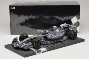 Alfa Romeo Orlen C42 R. Kubica Testing Barcelona 2022 Minichamps 1:18 117229988 Żywica — zdjęcie 7 z 7