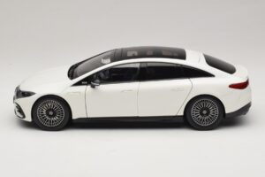 Mercedes EQS V297 Manufaktur Opalite White NZG 1:18 B66961049 Metal — zdjęcie 4 z 8