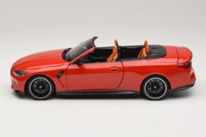 BMW M4 G83 Kabriolet Red Metallic Minichamps 1:18 110021030 Metal — zdjęcie 4 z 8