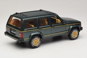 Jeep Cherokee XJ Limited Hunter Green Otto 1:18 OT1204 Żywica — zdjęcie 2 z 6