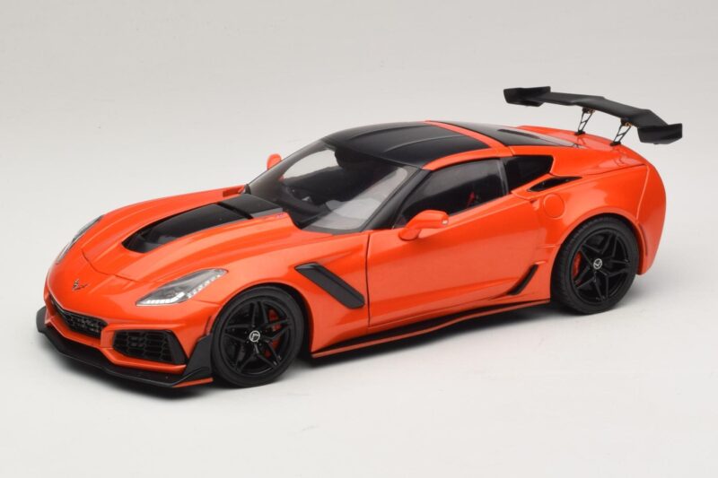 Chevrolet Corvette C7 ZR1 Czerwony IXO 1:18 U18RDC001-FO Metal