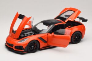 Chevrolet Corvette C7 ZR1 Czerwony IXO 1:18 U18RDC001-FO Metal — zdjęcie 2 z 8