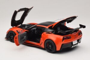 Chevrolet Corvette C7 ZR1 Czerwony IXO 1:18 U18RDC001-FO Metal — zdjęcie 5 z 8