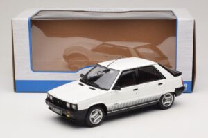 Renault 11 Turbo Biały MCG 1:18 MCG18589 Metal — zdjęcie 6 z 6