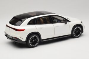 Mercedes EQS SUV X296 Manufaktur Diamond White NZG 1:18 B66960590 Metal — zdjęcie 3 z 8