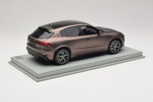 Maserati Grecale Brązowy BBR 1:18 P18220FMAS Żywica — zdjęcie 3 z 7