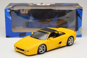 Ferrari F355 Spider Żółty z Czarnym Dachem UT Models 1:18 180074030-P4 Metal — zdjęcie 8 z 8