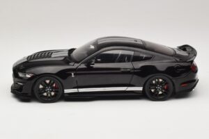 Ford Mustang Shelby GT500 S550 Czarny IXO 1:18 U18RDC002-FO Metal — zdjęcie 4 z 8