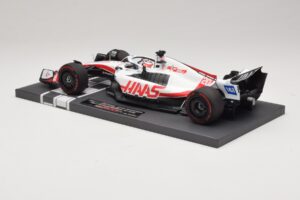 Haas VF-22 K. Magnussen Pole Position Brazilian GP 2022 Minichamps 1:18 117222120 Żywica — zdjęcie 5 z 7