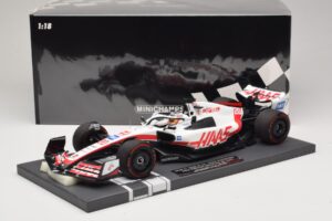 Haas VF-22 K. Magnussen Pole Position Brazilian GP 2022 Minichamps 1:18 117222120 Żywica — zdjęcie 7 z 7