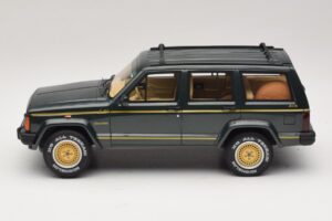 Jeep Cherokee XJ Limited Dark Hunter Green Otto 1:18 OT1340 Żywica — zdjęcie 3 z 6