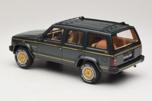 Jeep Cherokee XJ Limited Dark Hunter Green Otto 1:18 OT1340 Żywica — zdjęcie 5 z 6