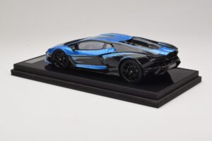 Lamborghini Revuelto Blue Black IVY Merit 1:18 REMC040 Żywica — zdjęcie 5 z 7