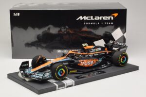 McLaren MCL36 #4 L. Norris Abu Dhabi GP 2022 Minichamps 1:18 537224004 Żywica — zdjęcie 6 z 7