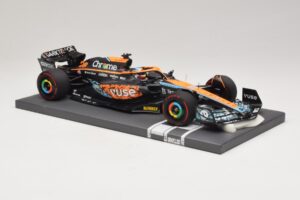 McLaren MCL36 O. Piastri Abu Dhabi Test 2022 Minichamps 1:18 537221828 Żywica — zdjęcie 4 z 7