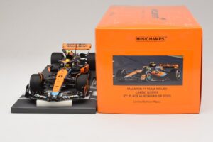 McLaren MCL60 #4 L. Norris 2nd Place Hungarian GP 2023 Minichamps 1:18 537233004 Żywica — zdjęcie 6 z 7
