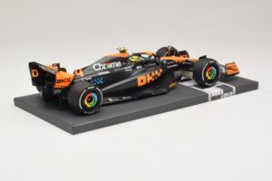 McLaren MCL60 #4 L. Norris 2nd Place Japanese GP 2023 Minichamps 1:18 537233504 Żywica — zdjęcie 2 z 7