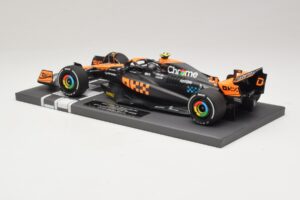 McLaren MCL60 #4 L. Norris 2nd Place Singapore GP 2023 Minichamps 1:18 537233404 Żywica — zdjęcie 5 z 7