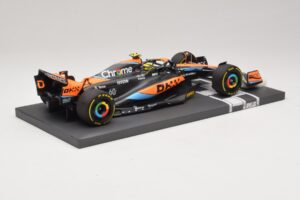 McLaren MCL60 #4 L. Norris Australian GP 2023 Minichamps 1:18 537232104 Żywica — zdjęcie 2 z 7