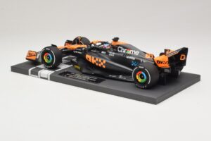 McLaren MCL60 #81 O. Piastri Japanese GP 2023 Minichamps 1:18 537233581 Żywica — zdjęcie 5 z 7