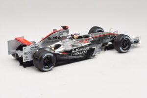 McLaren MP4/21 #3 K. Raikkonen 2006 Minichamps 1:18 530061803 Żywica — zdjęcie 2 z 7