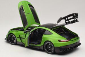 Mercedes AMG GT Black Series C190 Matt Green Metallic Minichamps 1:18 110032022 Metal — zdjęcie 5 z 8