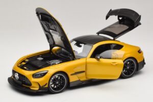 Mercedes AMG GT Black Series C190 Solarbeam Yellow Metallic Minichamps 1:18 110032021 Metal — zdjęcie 2 z 8