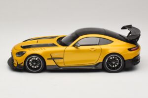 Mercedes AMG GT Black Series C190 Solarbeam Yellow Metallic Minichamps 1:18 110032021 Metal — zdjęcie 4 z 8