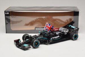 Mercedes AMG Petronas W12 E Performance L. Hamilton Winner British GP 2021 Minichamps 1:18 110211144 Żywica — zdjęcie 7 z 7