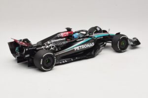 Mercedes AMG Petronas W15 E Performance G. Russell 2024 Minichamps 1:18 110240163 Żywica — zdjęcie 2 z 7