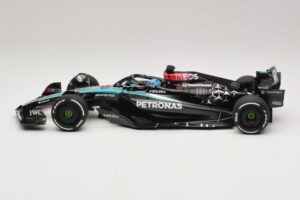 Mercedes AMG Petronas W15 E Performance G. Russell 2024 Minichamps 1:18 110240163 Żywica — zdjęcie 3 z 7