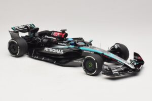 Mercedes AMG Petronas W15 E Performance G. Russell 2024 Minichamps 1:18 110240163 Żywica — zdjęcie 4 z 7