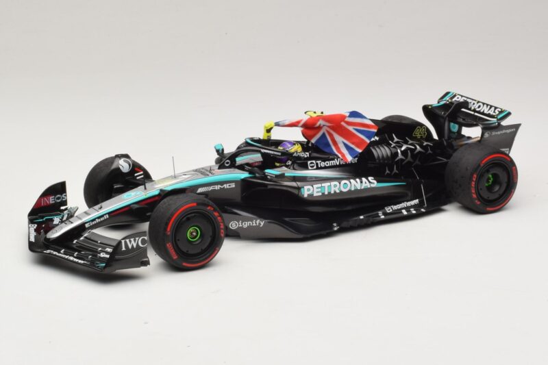 Mercedes AMG Petronas W15 E Performance L. Hamilton Winner British GP 2024 Minichamps 1:18 110241244 Żywica