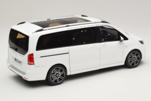 Mercedes V-Class W447 AMG Line Biały Norev 1:18 183876 Metal — zdjęcie 3 z 8