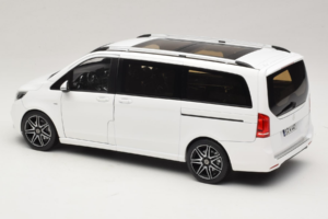 Mercedes V-Class W447 AMG Line Biały Norev 1:18 183876 Metal — zdjęcie 7 z 8