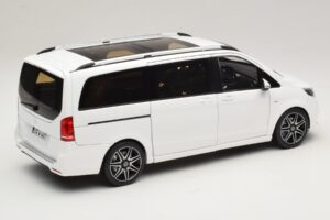 Mercedes V-Class W447 AMG Line Biały Norev 1:18 183876 Metal — zdjęcie 3 z 8